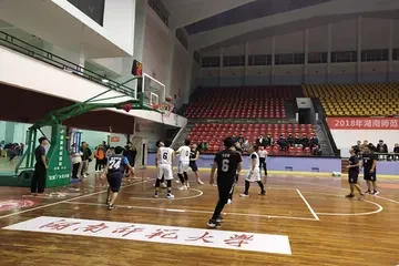 借助运动心理学家指导篮球运动员减压的方案_1